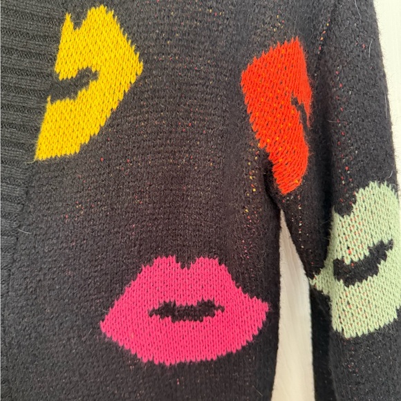 Torrid Black Open-Front Knit Cardigan Colorful Lips Print – Size 1 (XL/14-16) - Picture 2 of 4